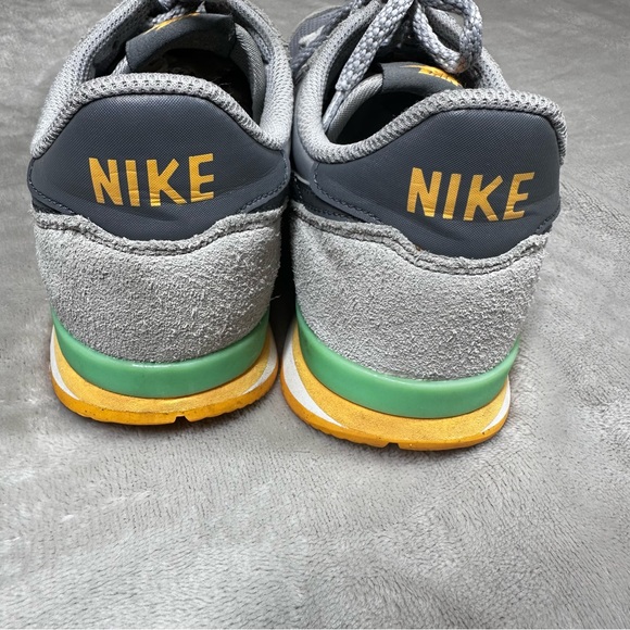 Nike Women's Internationalist Multicolor Sneakers Sz 9 - Picture 5 of 9